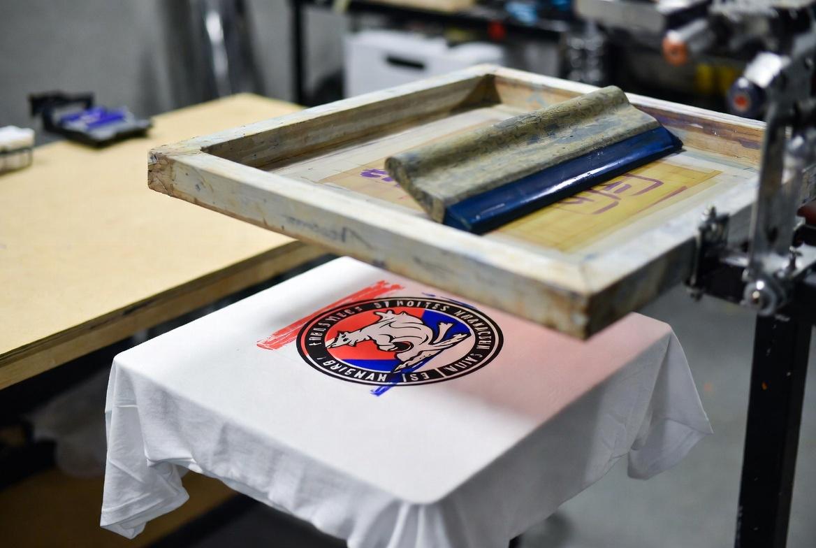 Screen Printing Workshop in Action | SL Diversified Printing image 4